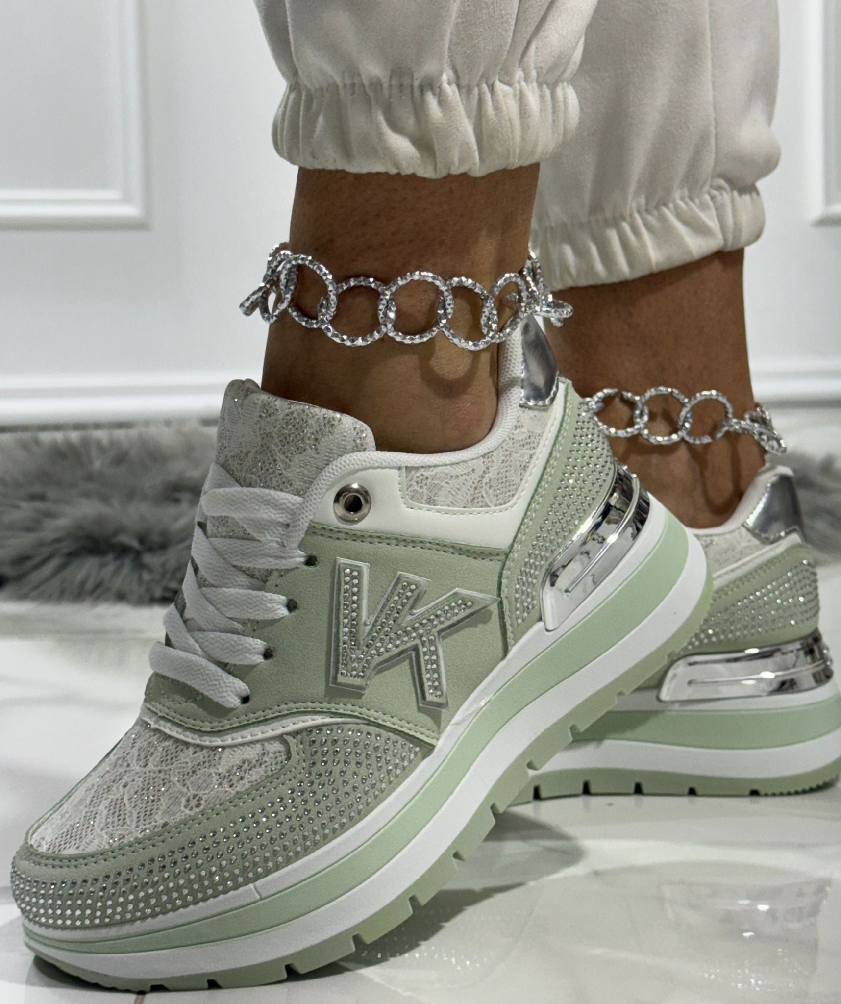 Vanessa Green - Sneakers