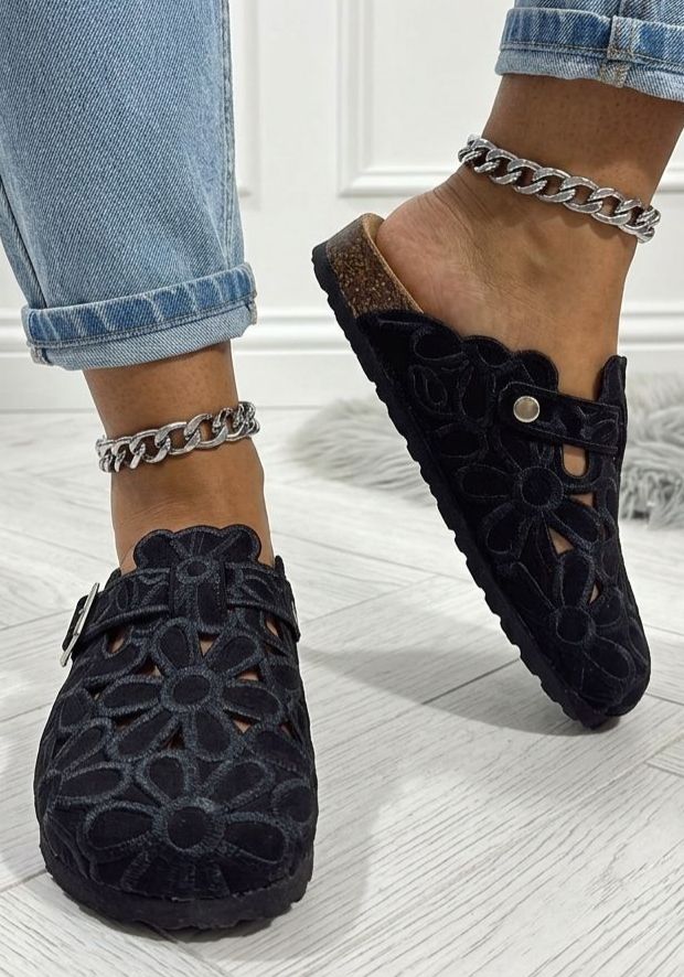 Erica Black - Sabot