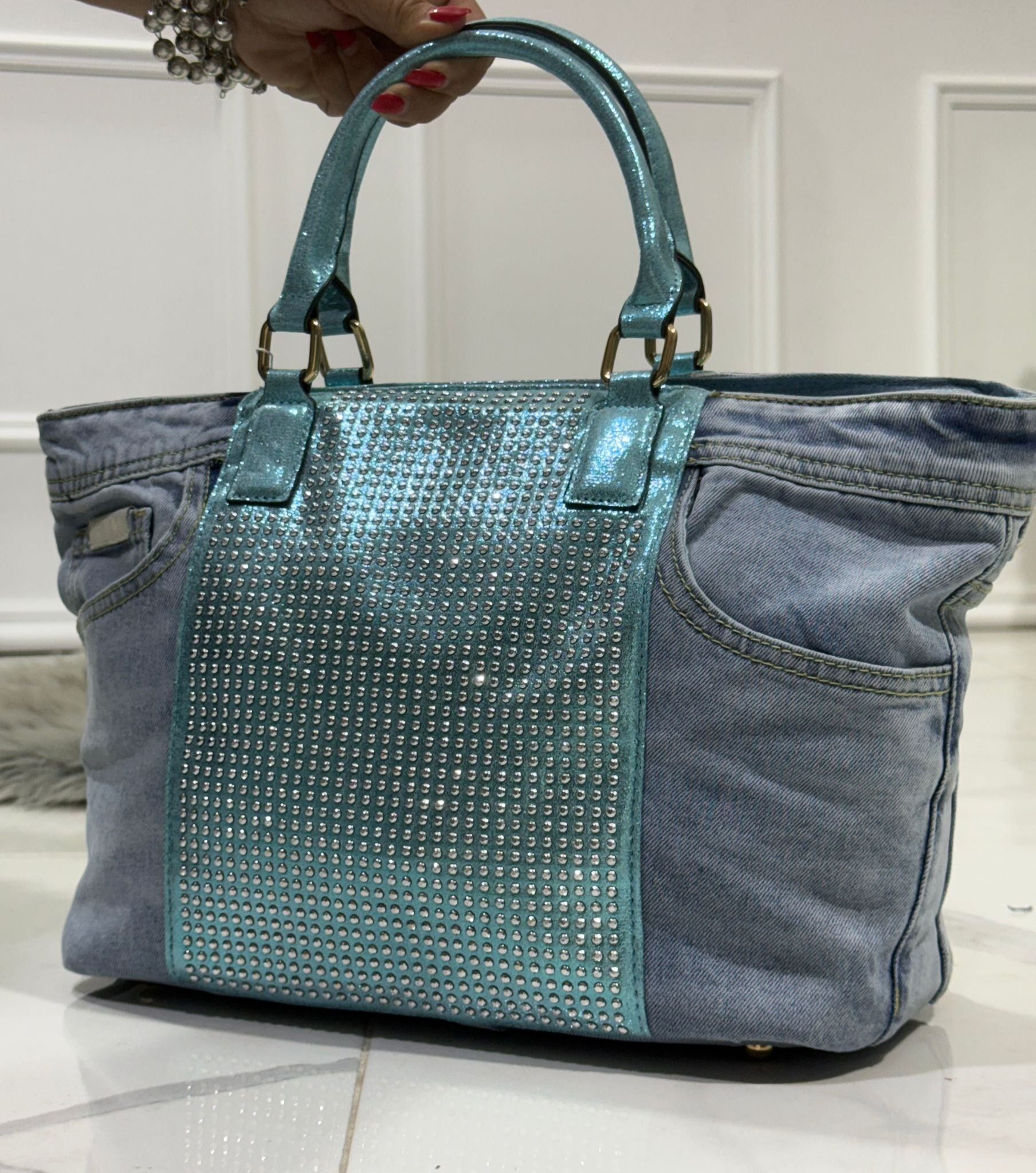 Kiss Blue - Borsa