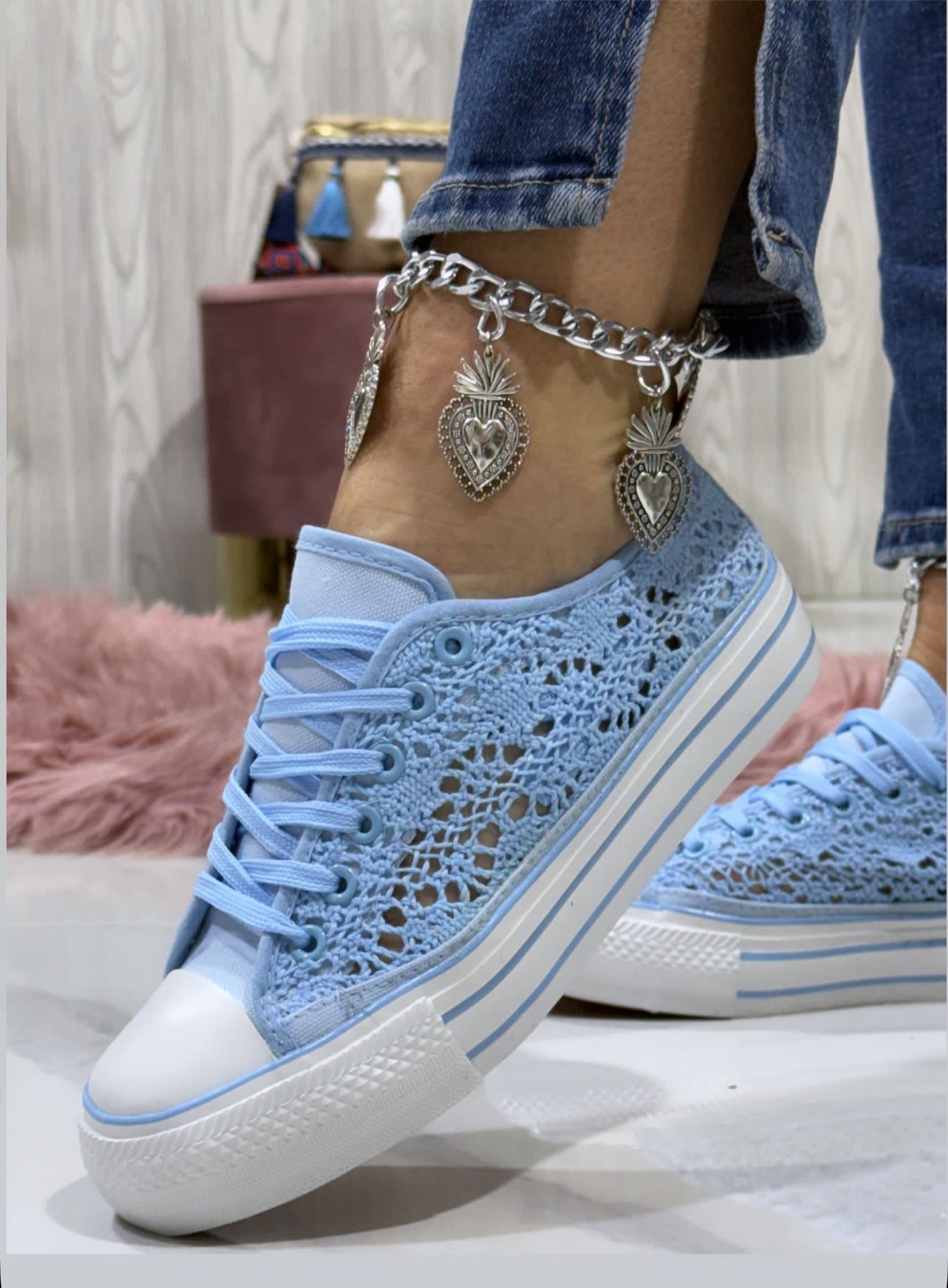 Vanessa Celeste - Sneakers