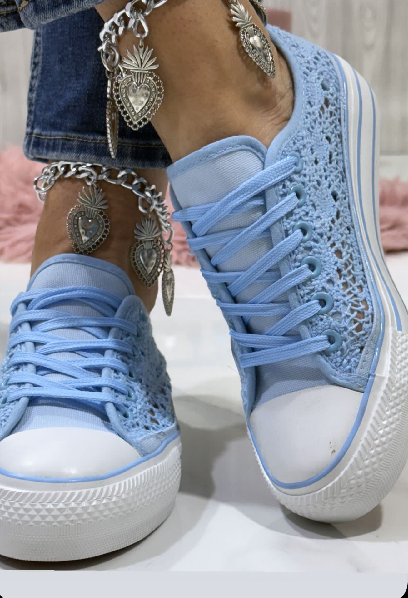 Vanessa Celeste - Sneakers