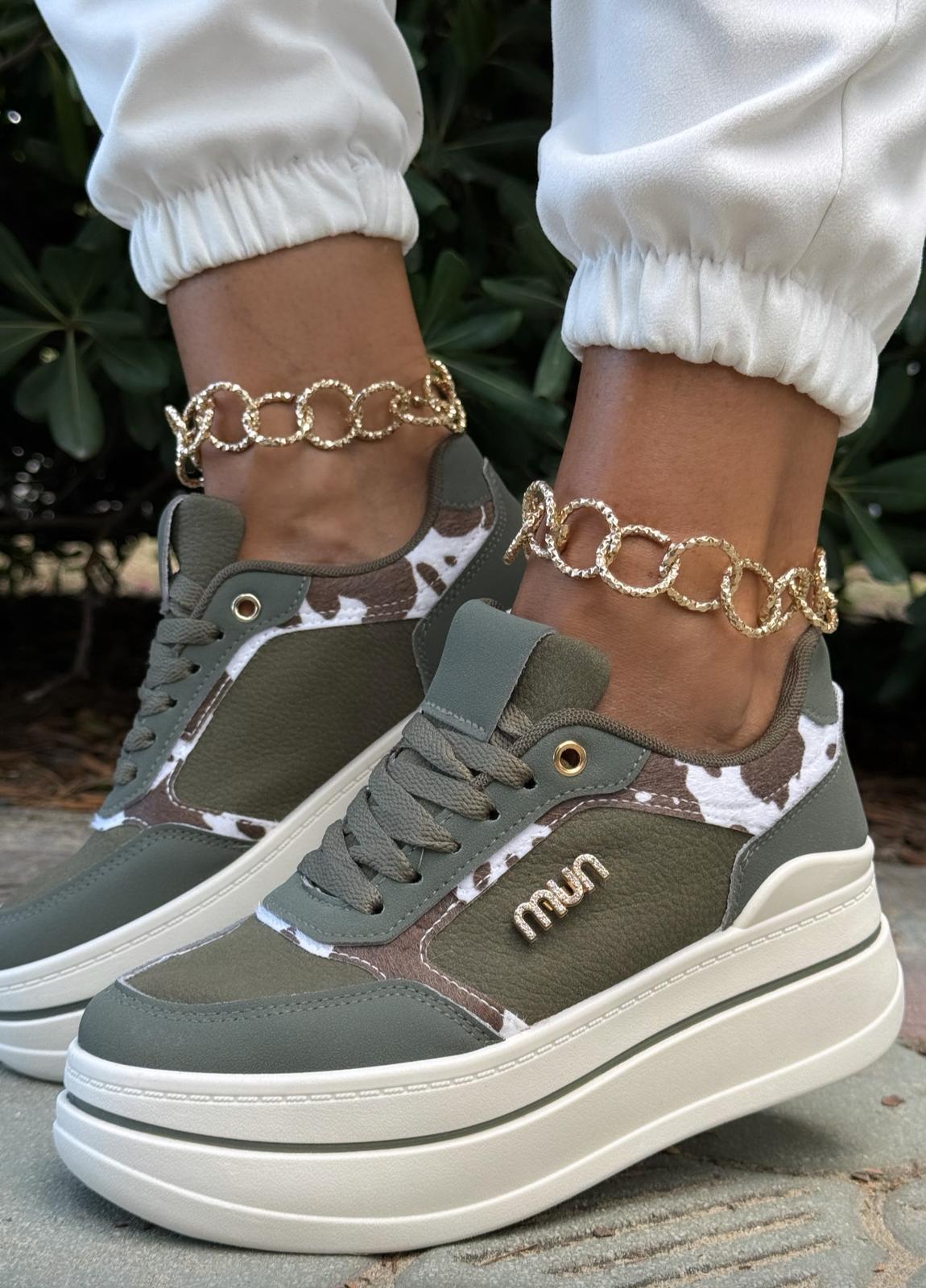 Emily Green - Sneakers