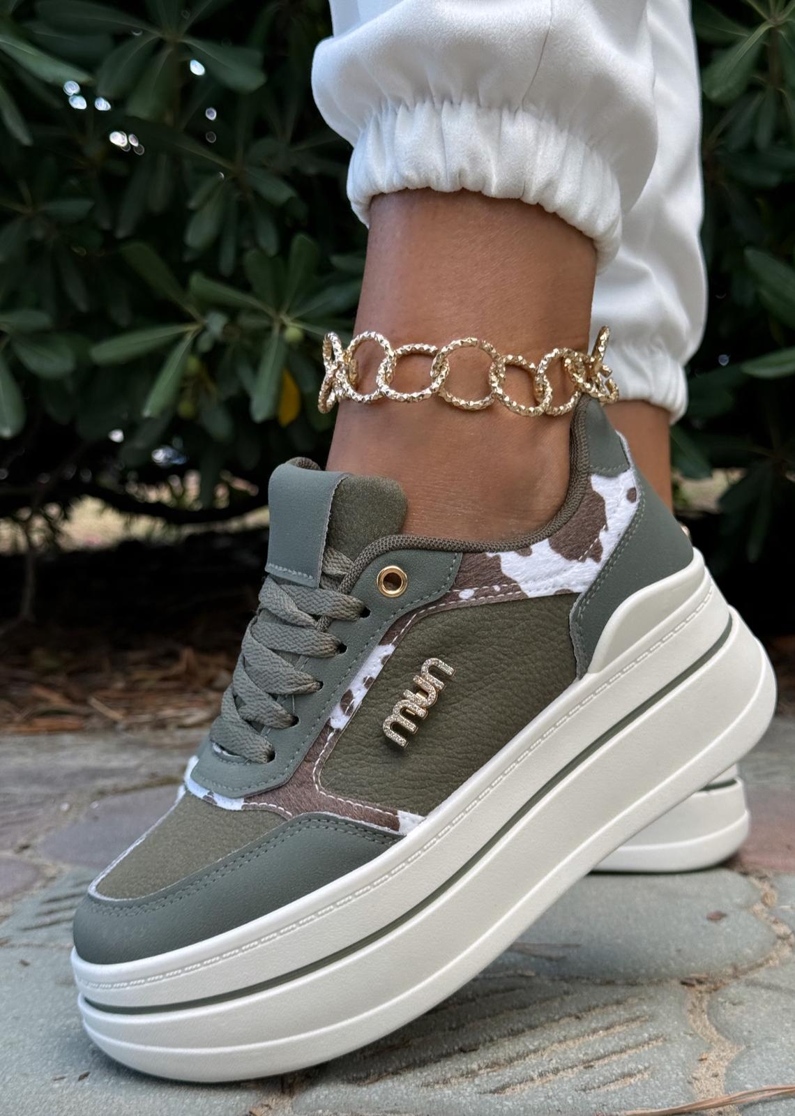 Emily Green - Sneakers
