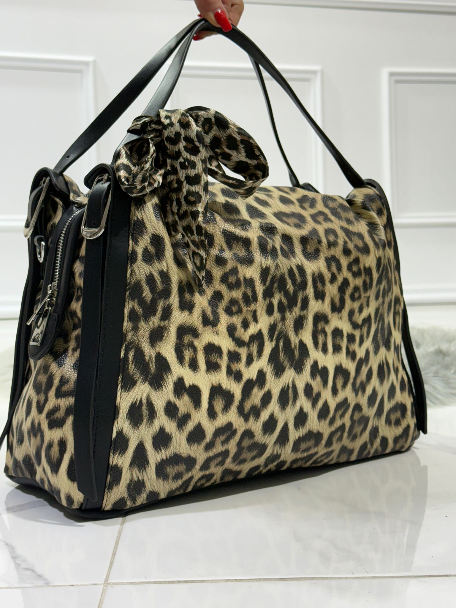 Nina Leopaŕd - Borsa