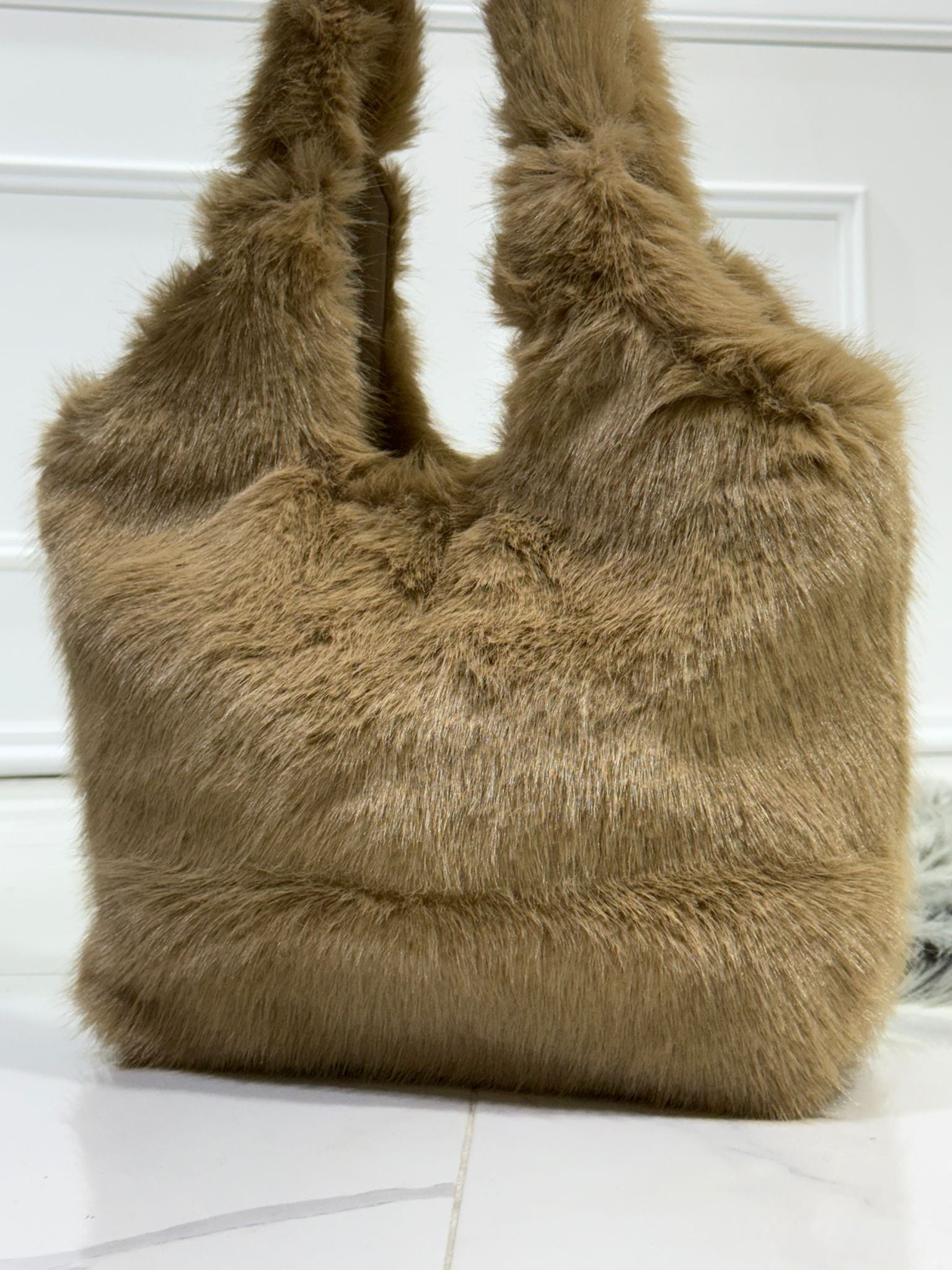 Jenny Camel - Borsa