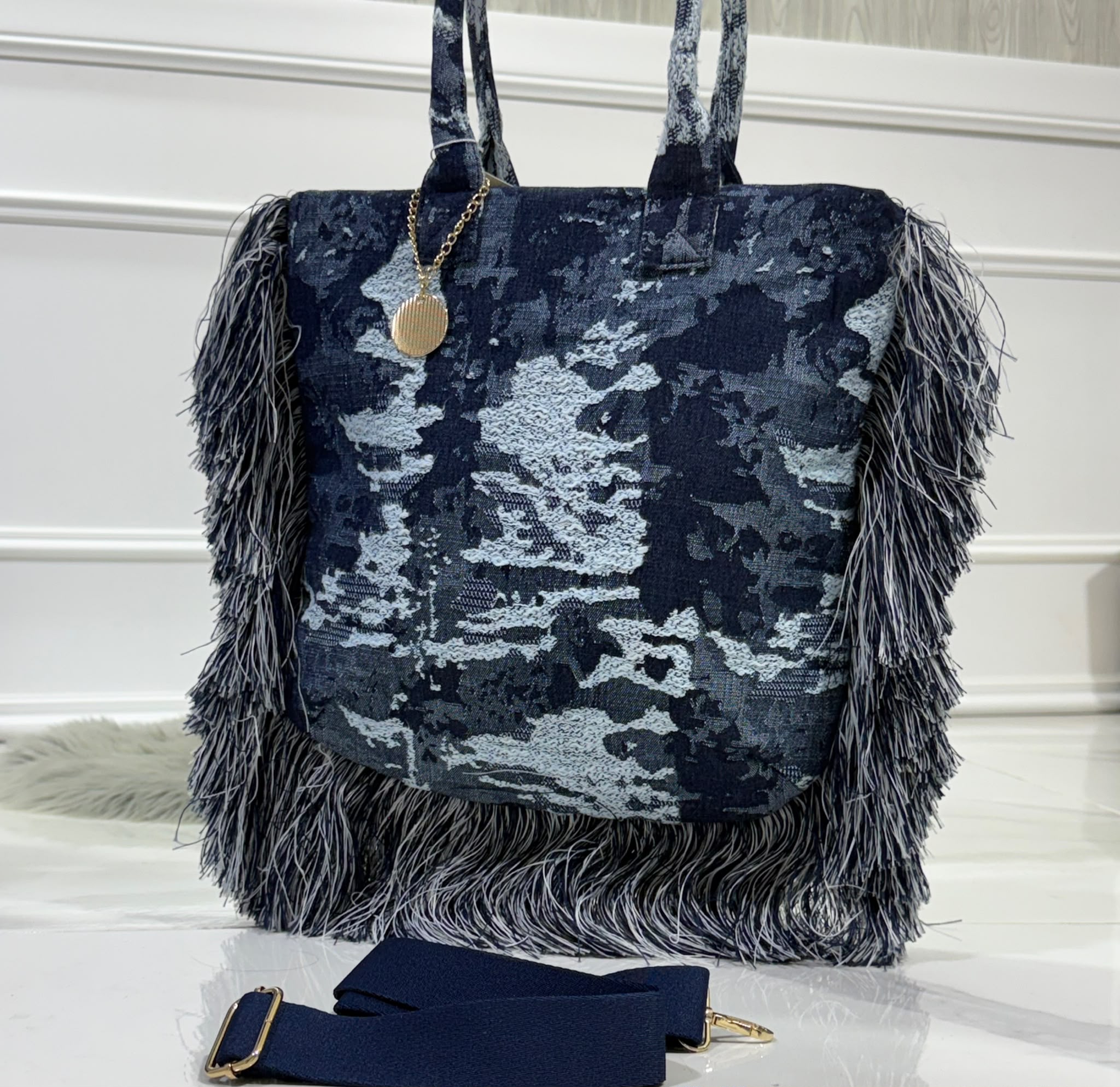 Benny Blue - Borsa