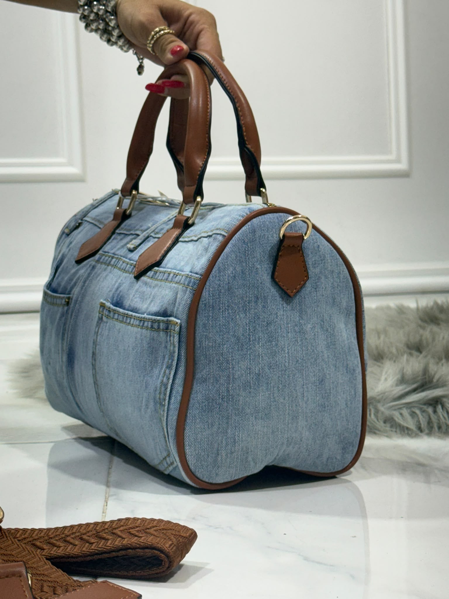 Victoria Brown - Borsa
