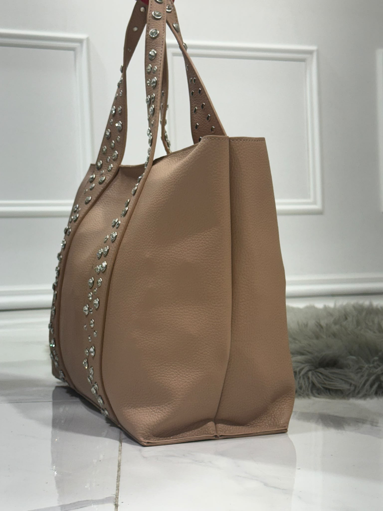 Vera Camel - Borsa