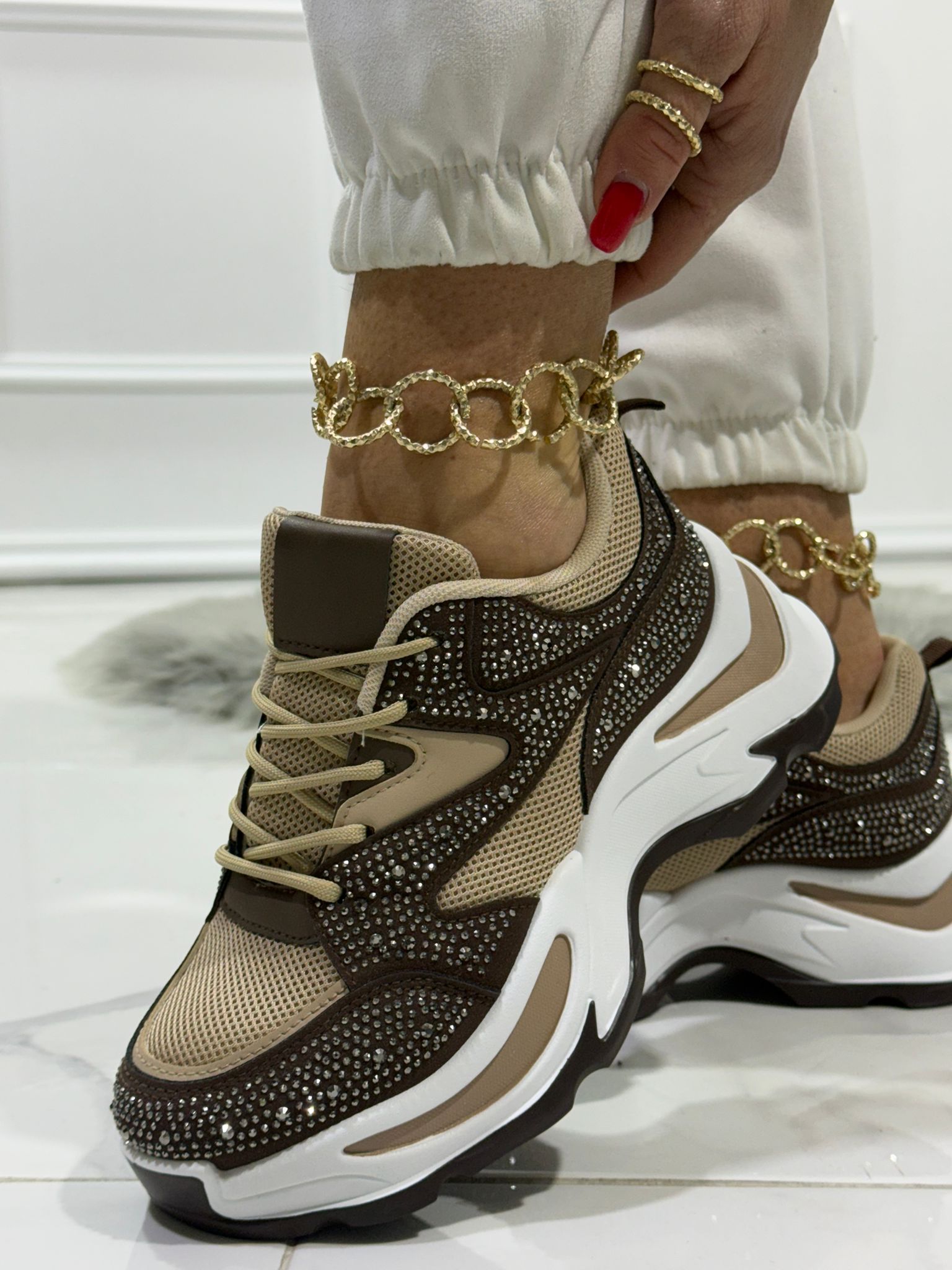 Wendy Brown - Sneakers