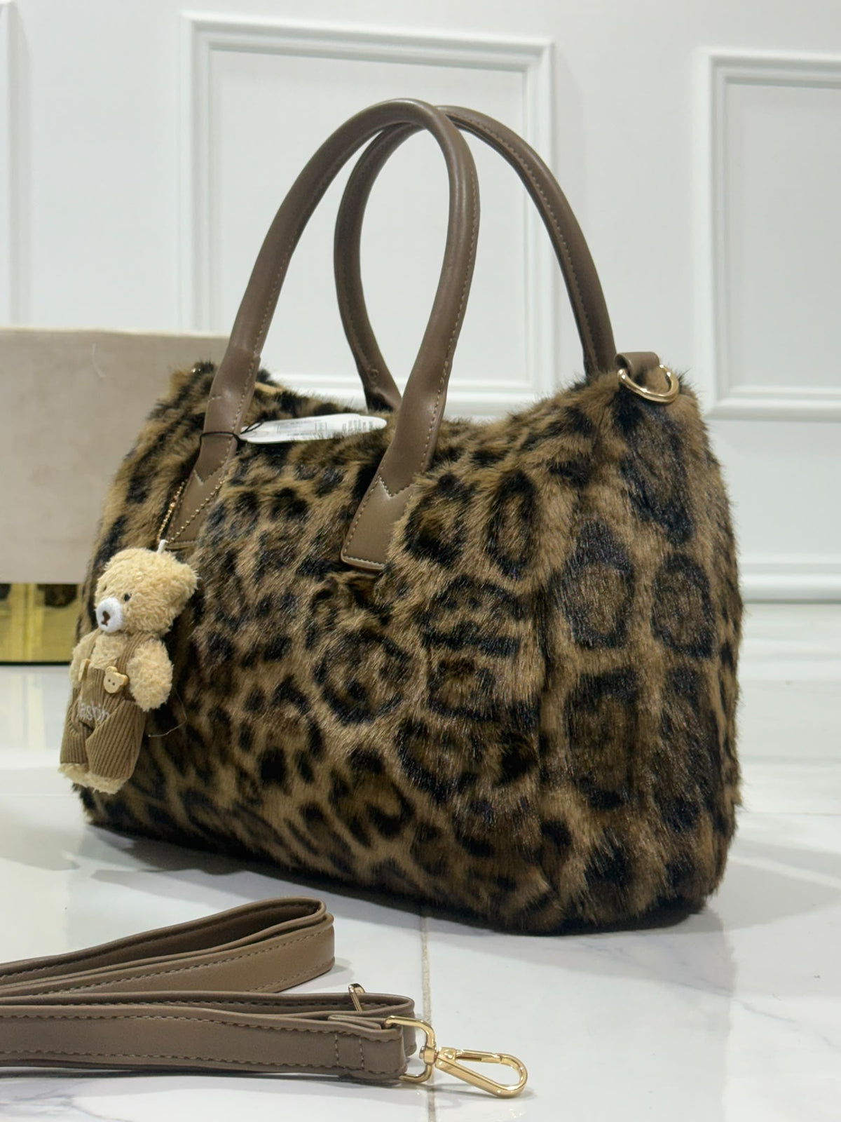 Pamela Leopard - Borsa