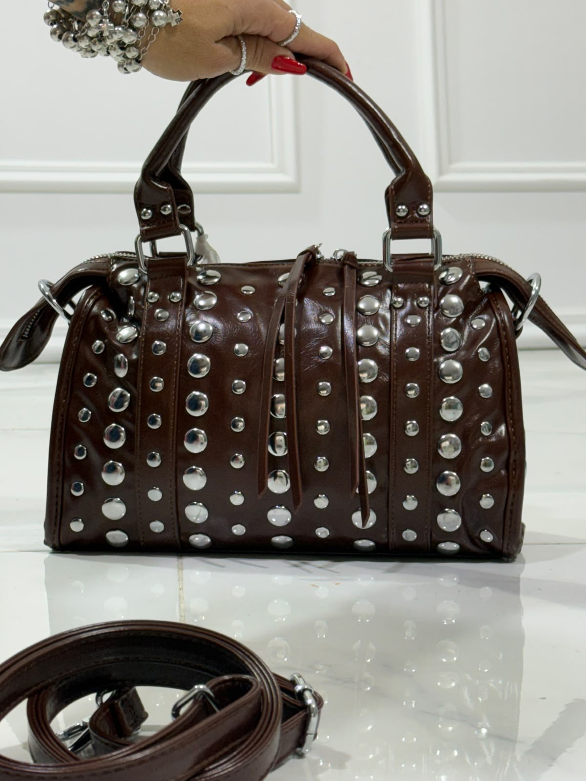 Nadia Brown - Borsa