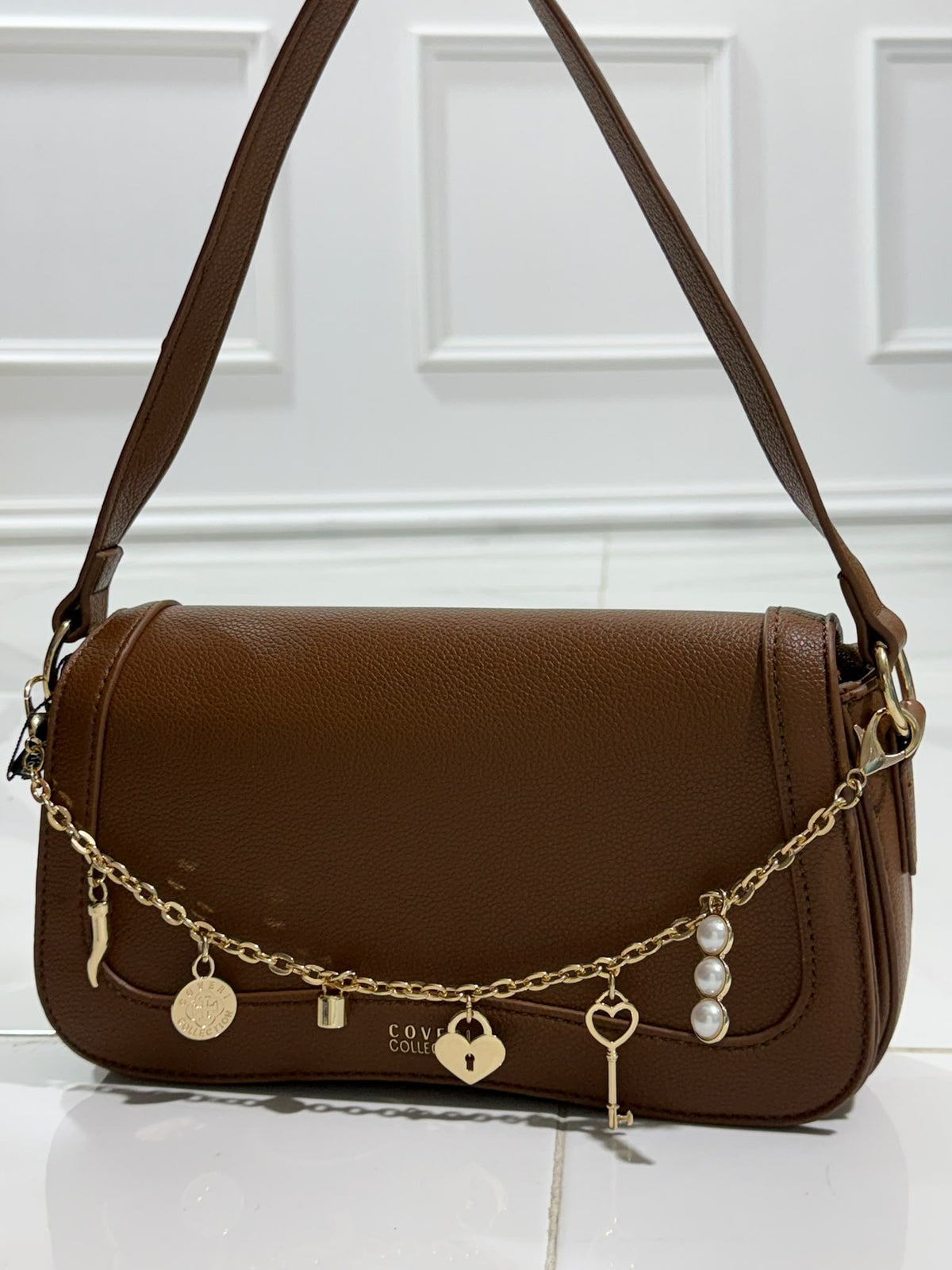 Sofia Camel - Borsa