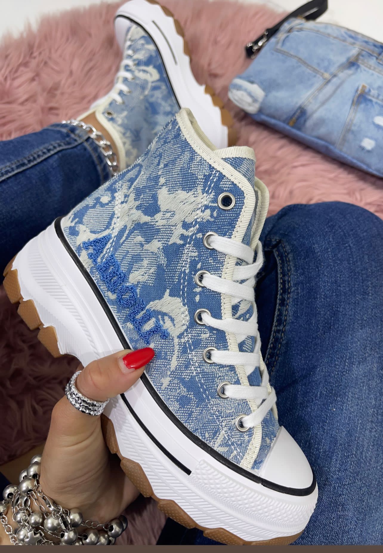 Aila Blue - Sneakers