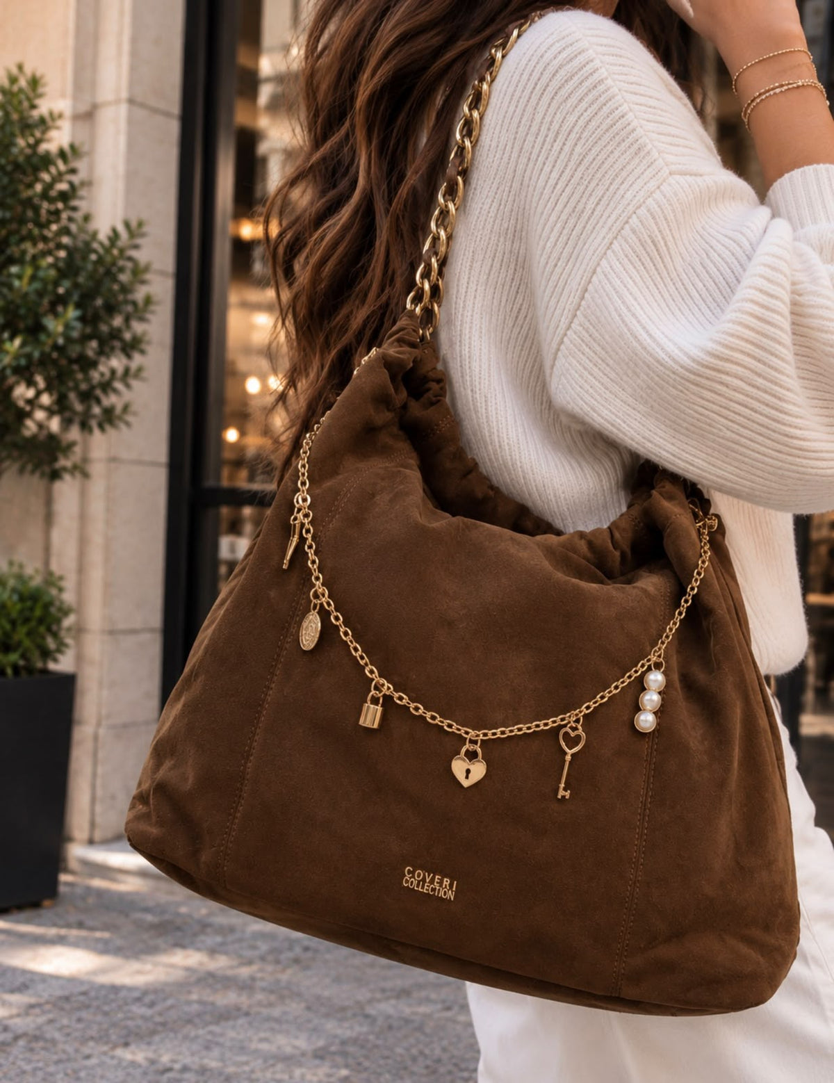 Dora  Camel - Borsa