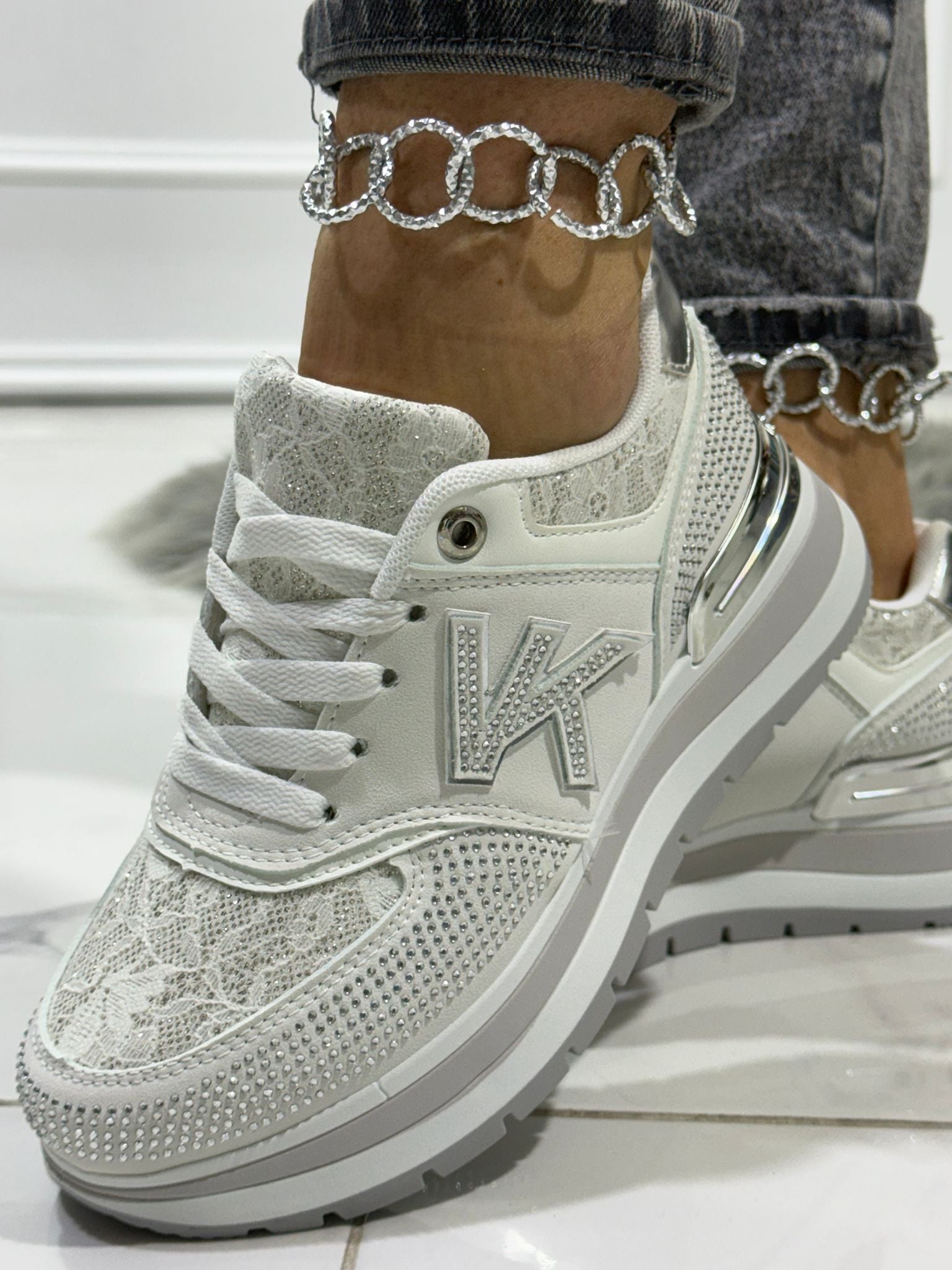 Vanessa White  - Sneakers