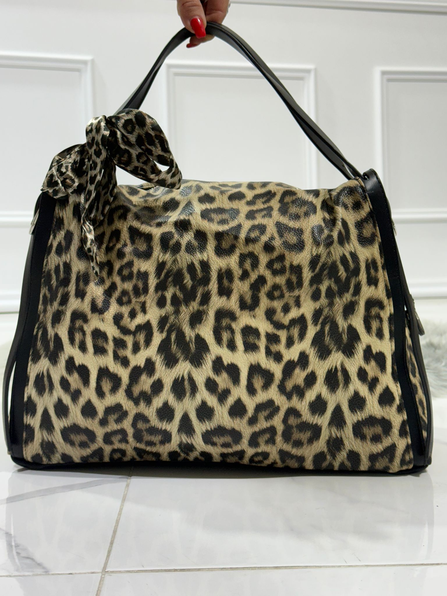 Nina Leopaŕd  - Borsa