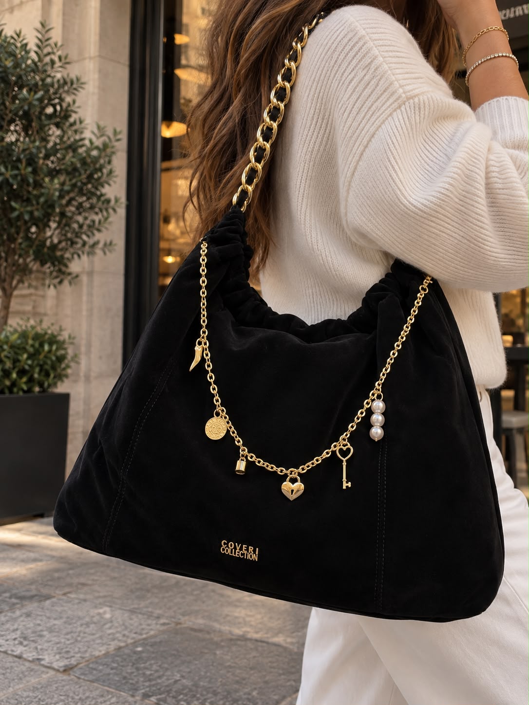 Dora Black - Borsa