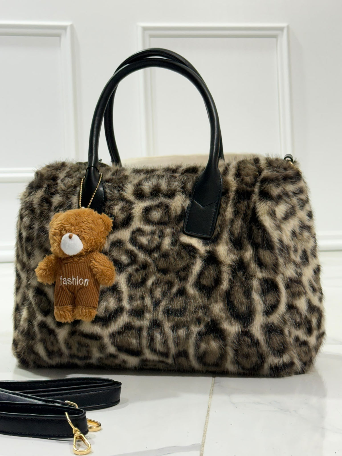Pamela Black - Borsa