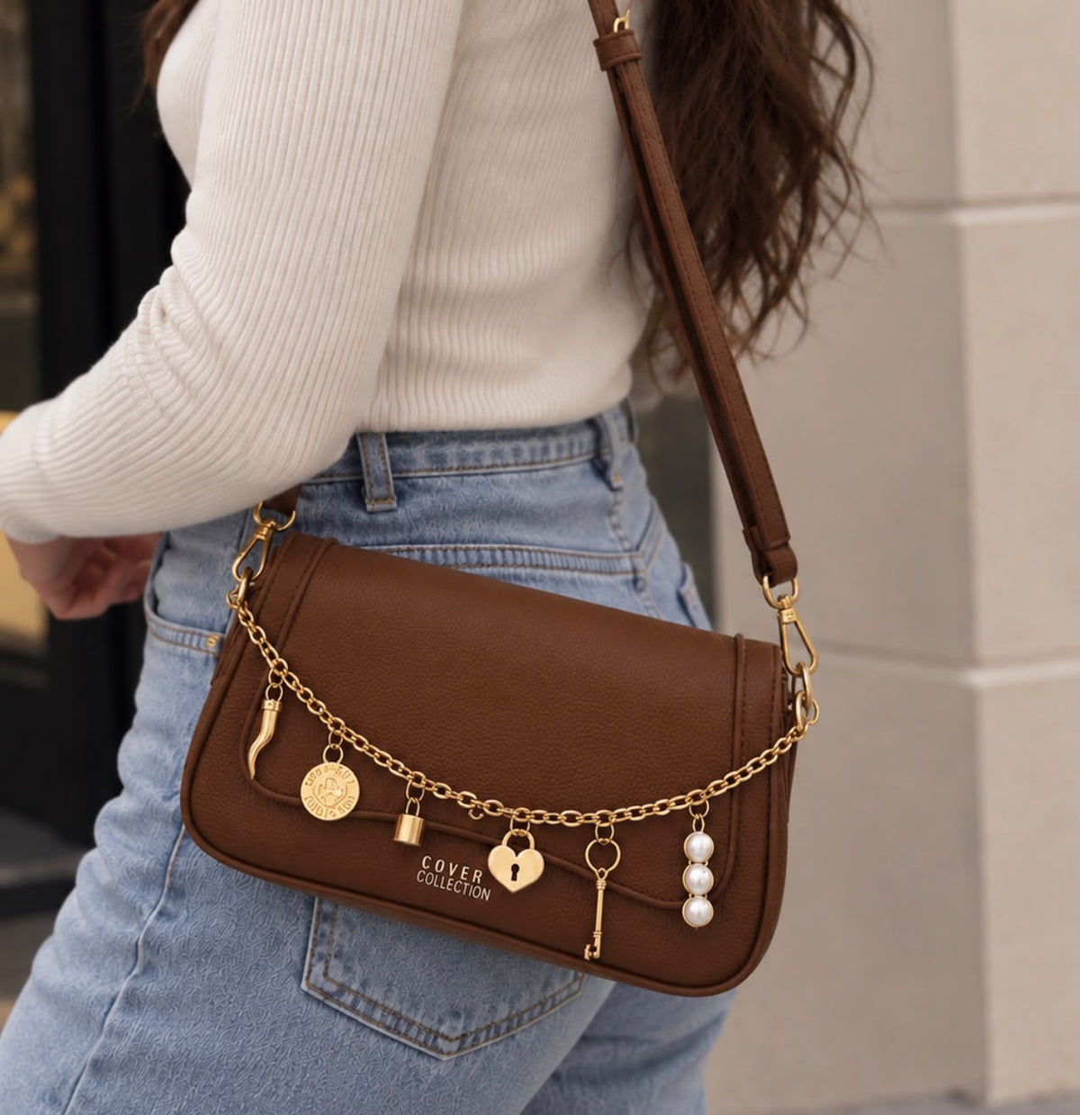 Sofia Camel - Borsa