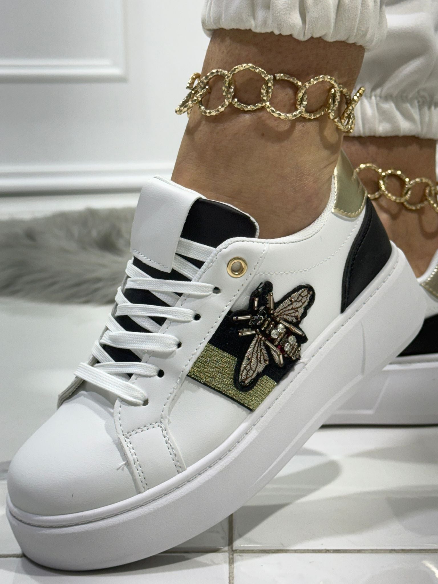 Tamara White - Sneakers