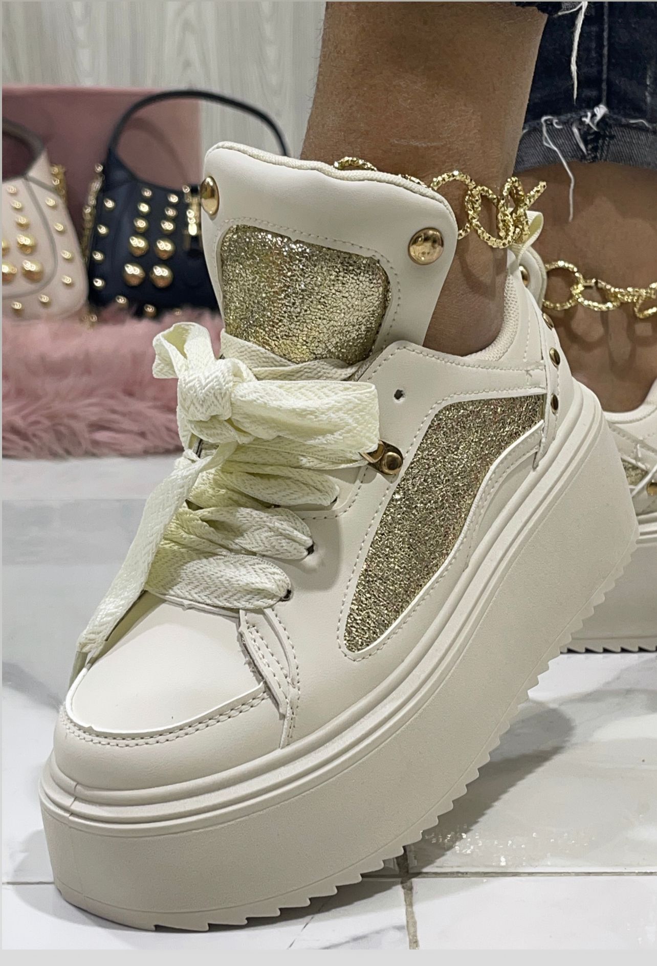 Avana Beige/Gold - Sneakers