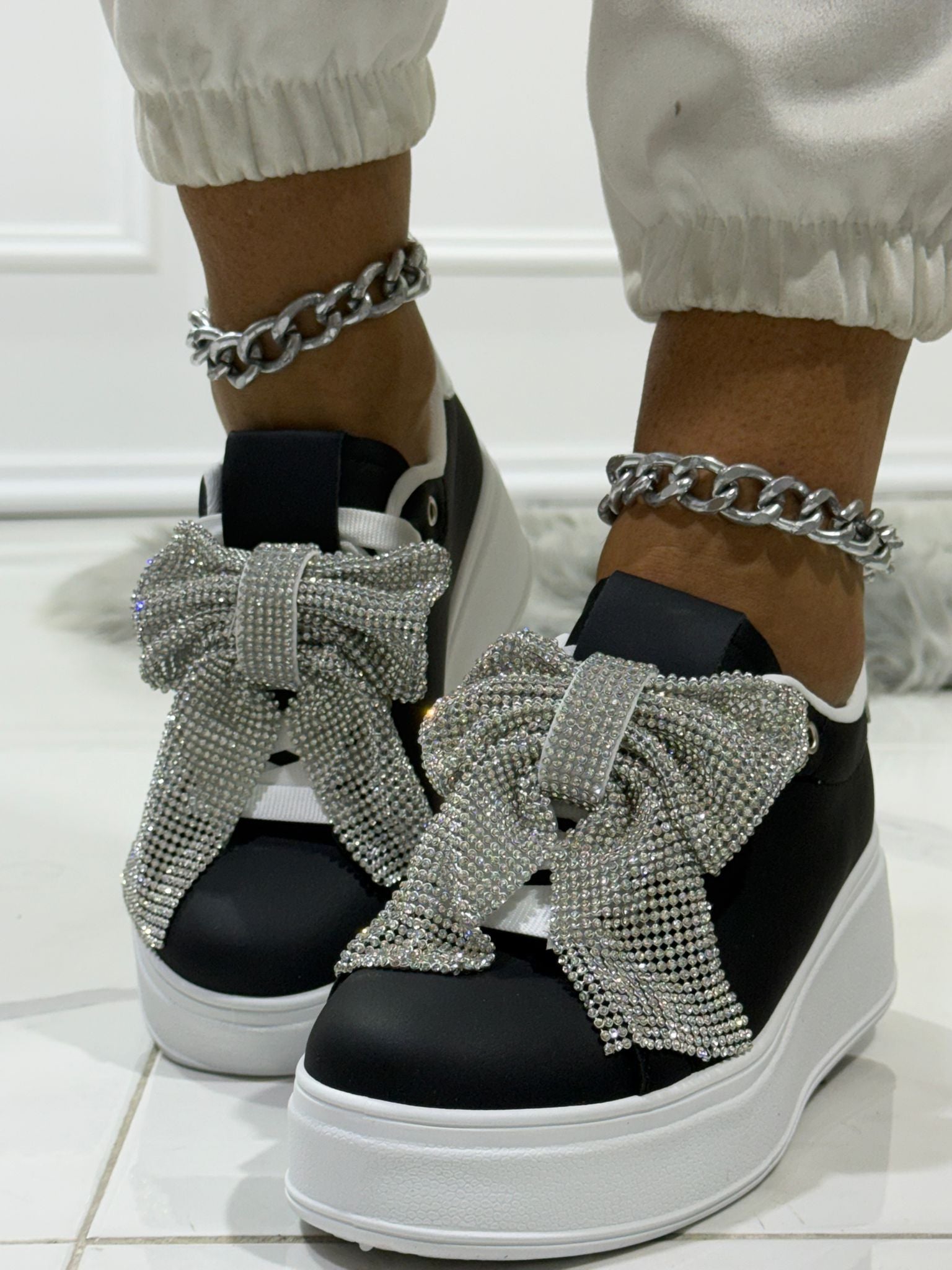 Sasha Nera - Sneakers