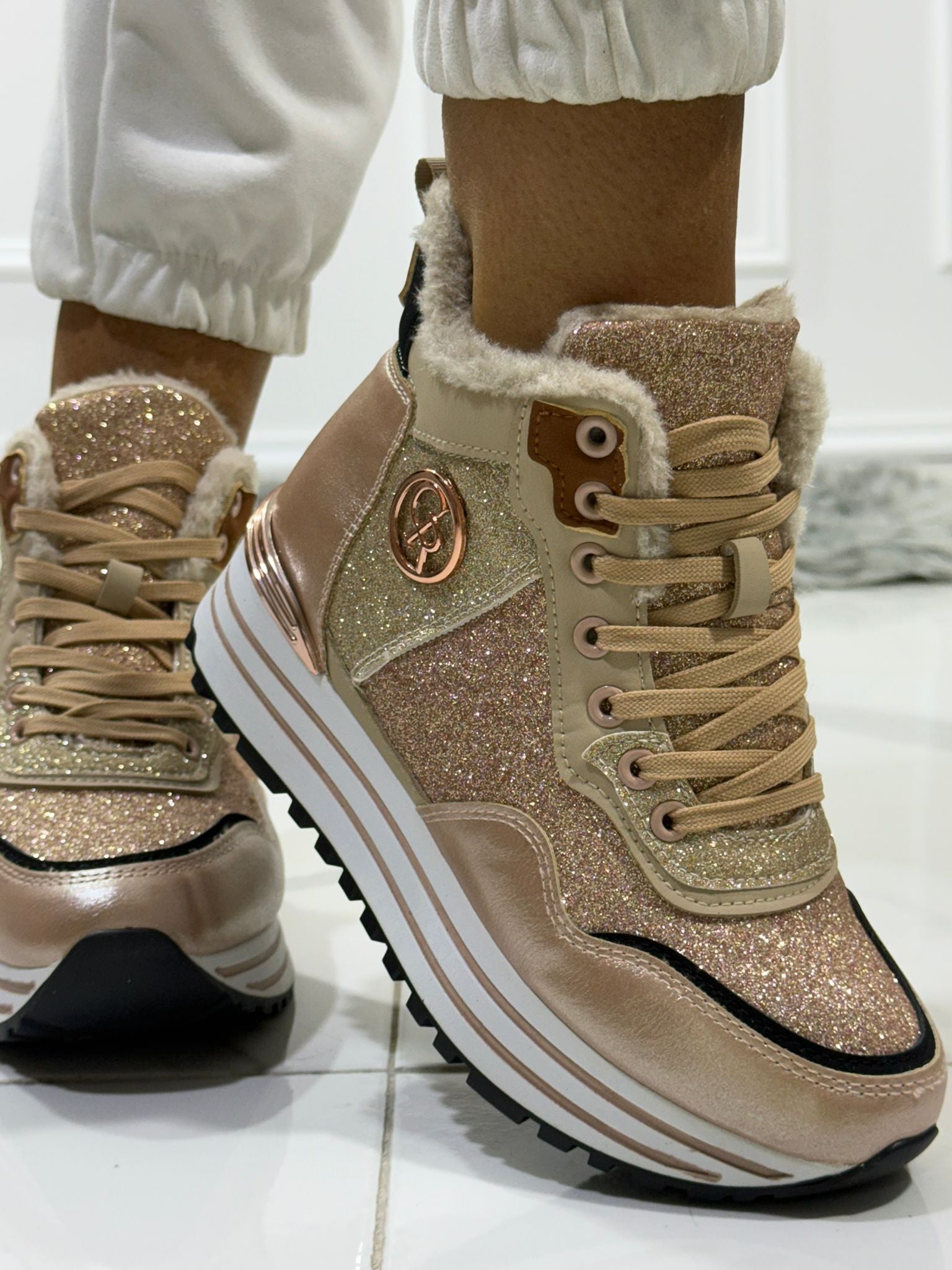 Alex Champagne - Sneakers