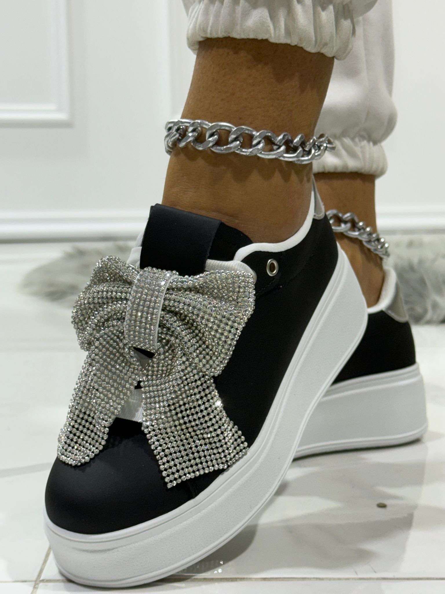 Sasha Nera - Sneakers